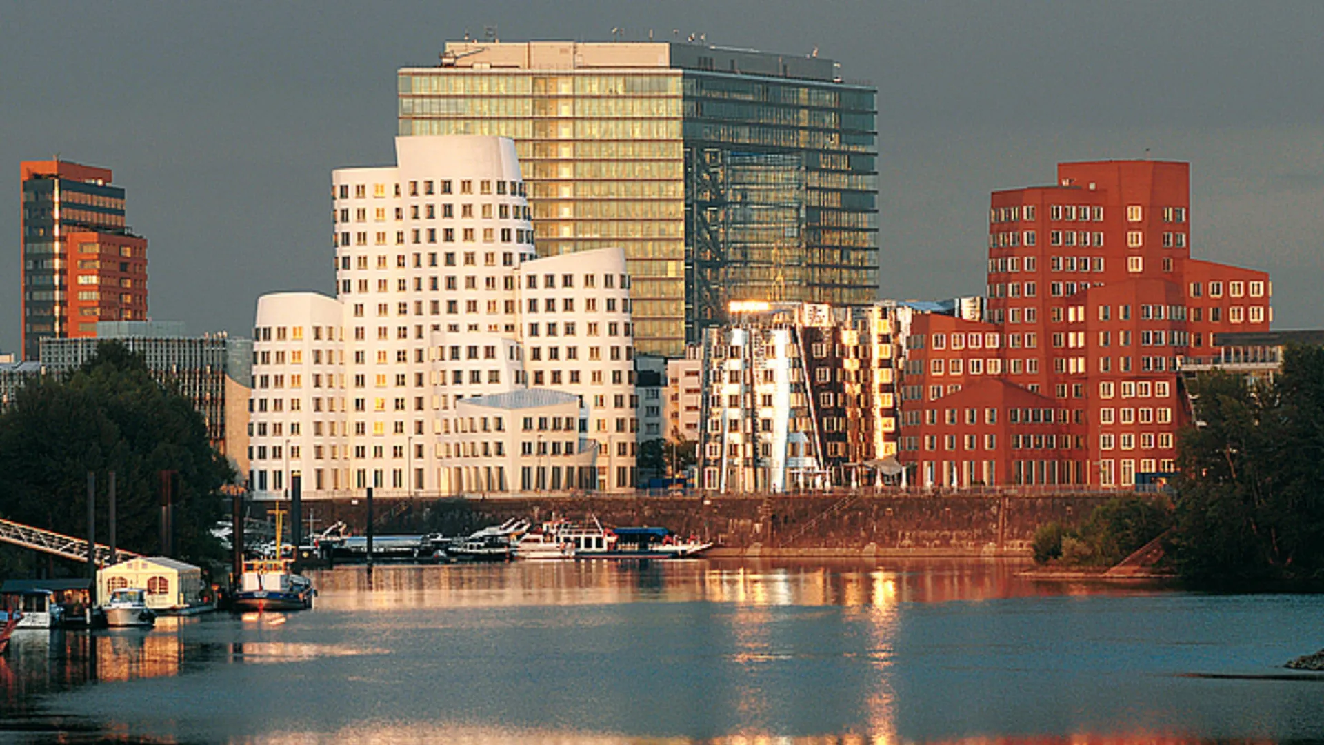 Holiday Inn Duesseldorf Hafen, An Ihg Hotel