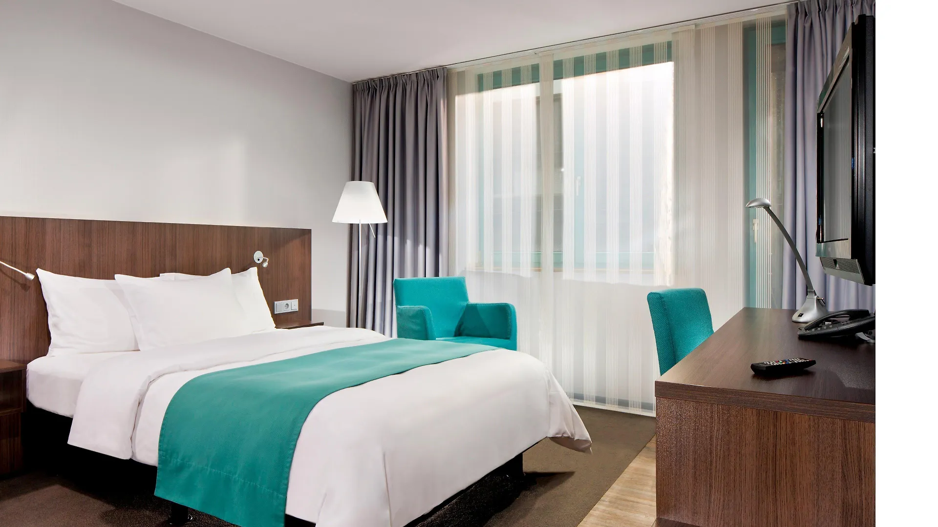 Holiday Inn Duesseldorf Hafen, An Ihg Hotel